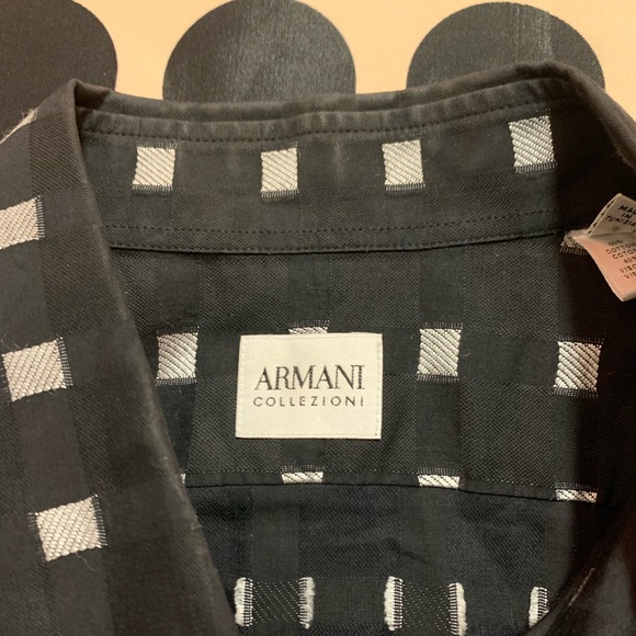 Armani Collezione LS shirt size L
Pit to pit: 22”
Length: 32” - Picture 5 of 5